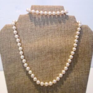 Vintage Hand Knotted White Faux Pearl Necklace and Bracelet Demi Set